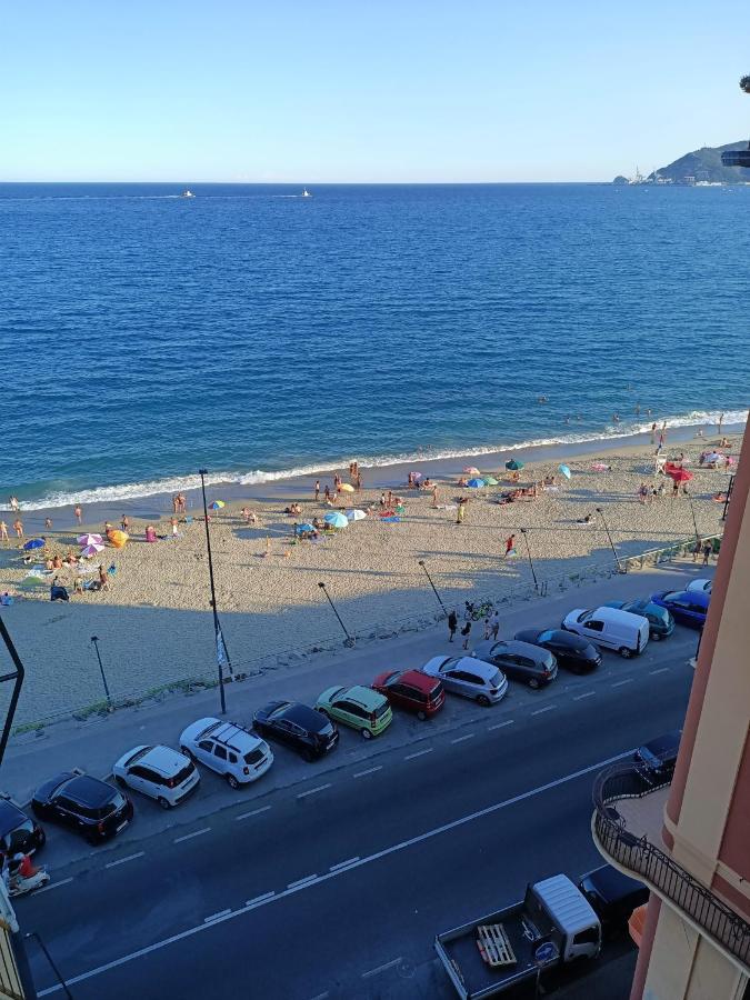 Casa Di Noemi - Seafront With Parking Διαμέρισμα Σαβόνα Εξωτερικό φωτογραφία