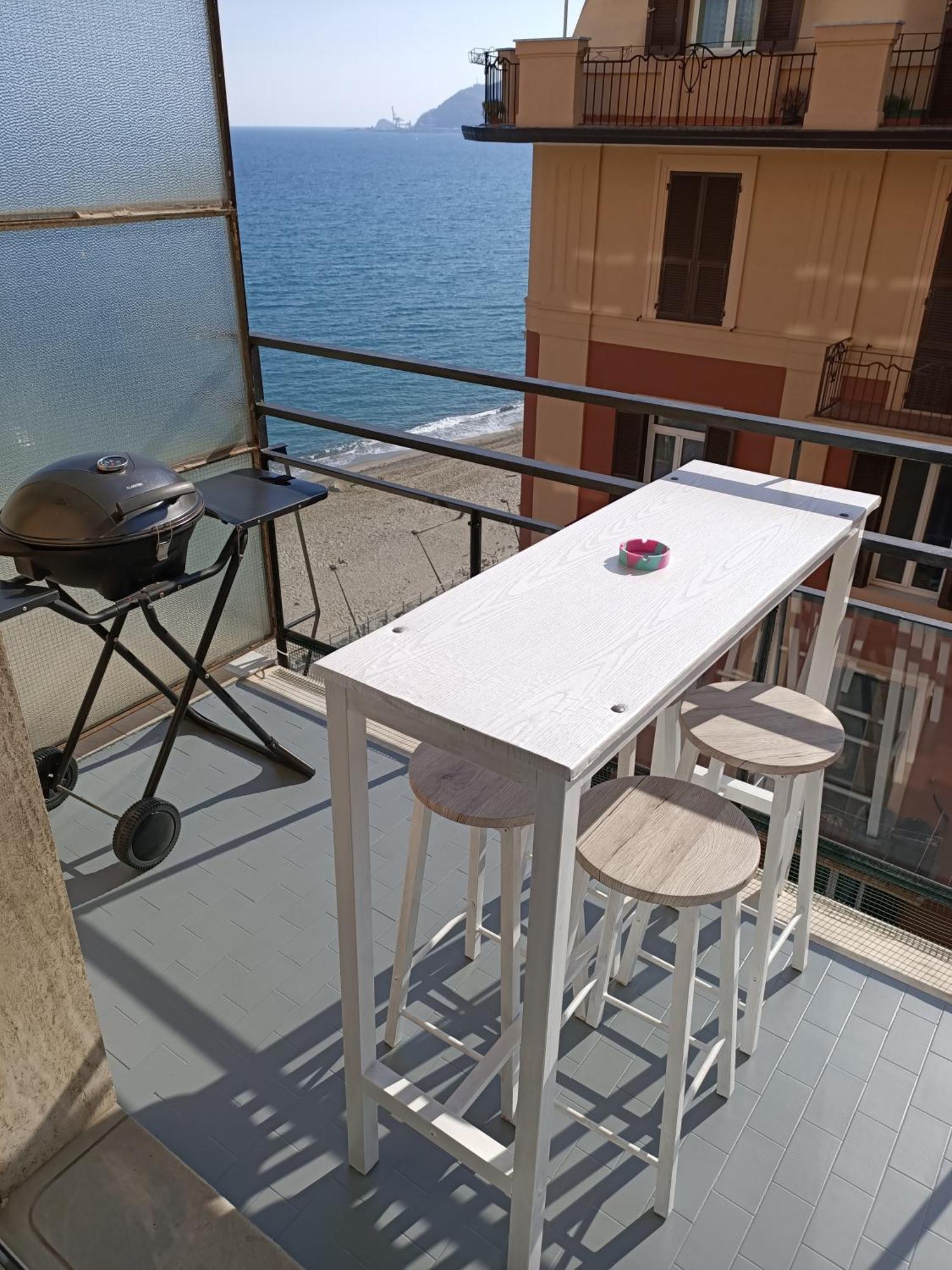 Casa Di Noemi - Seafront With Parking Διαμέρισμα Σαβόνα Εξωτερικό φωτογραφία