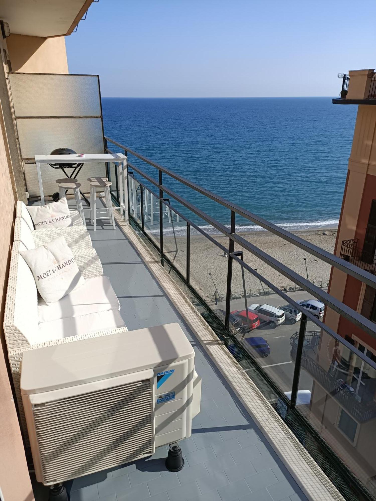 Casa Di Noemi - Seafront With Parking Διαμέρισμα Σαβόνα Εξωτερικό φωτογραφία